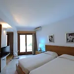 Cape & Hotel Kanapitsa (Skiathos)