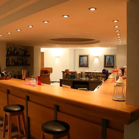 卡那匹斯塔海角酒店及套房 酒店
