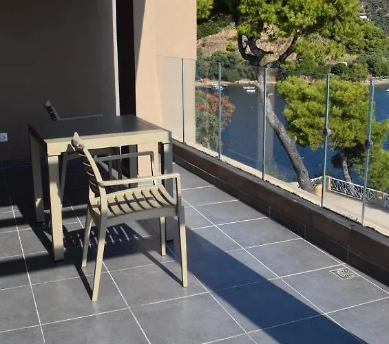 Cape & Hotel Kanapitsa (Skiathos)