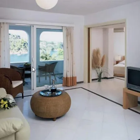 Cape & Kanapitsa (Skiathos)