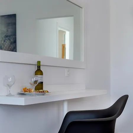 Cape & Καναπίτσα