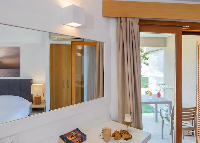 Cape & 5* Kanapitsa (Skiathos)